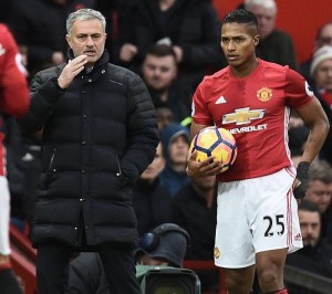 ¡Antonio Valencia ROMPE EL SILENCIO sobre ver a Mourinho como reemplazo de Beccacece en LaTri!