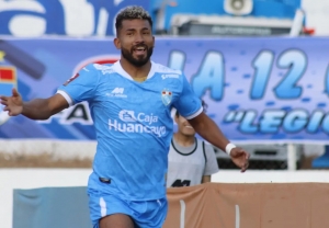 Joao Rojas marcó y se lesionó en el debut de Jorge Célico