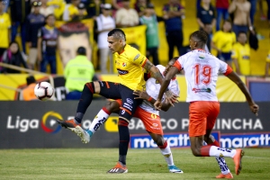 Quieren sus locuras pero dentro del campo (FOTO)