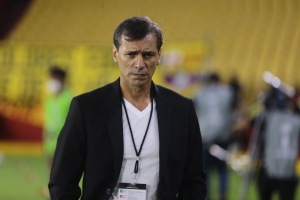 Se lleva bien con la dirigencia, tiene buena relación con el grupo