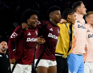 AC Sparta Praga dejó QUE LE SAQUEN TAJADA con sus dos ecuatorianos en cancha