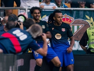 El FC Barcelona aplasta al Real Betis y reafirma su liderato en LaLiga con un gol de otro planeta de Lamine Yamal