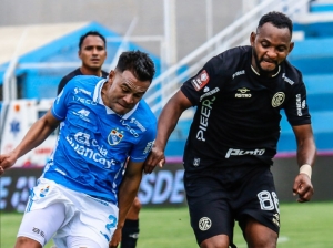 Seis ecuatorianos en el campo, y un empate de infarto: ADT y UTC dejaron todo en la cancha en la Liga 1