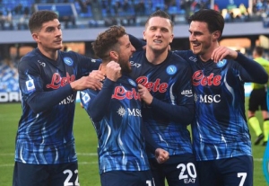Napoli se luce con goleada en su cancha (VIDEO)