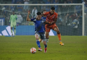 GENTE, LUCES, MÚSICA… y CERO GOLES EN LA EXPLOSIÓN AZUL: Emelec hizo todo MENOS LO QUE IMPORTA