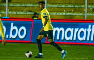 ¡Analistas de Brasil impresionados con los pases de Piero Hincapié!