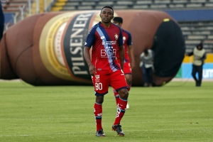 DESAFÍA AL TIEMPO: ¡Christian Lara regresa al Fútbol de Ecuador con más de 4 Décadas al Hombro!