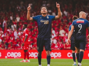 Doblete magistral, golazo de crack y como MVP absoluto, Anthony Valencia desató la locura en Royal Antwerp