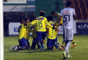 Gualaceo SC despide su último juego en casa con una alegría (RESUMEN)