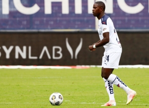 ¿No era penal para el Rey de Copas? (VIDEO)