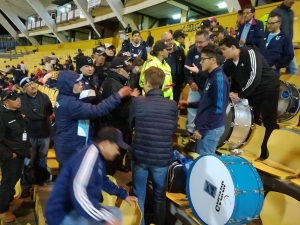 “¡Ordenan que saquemos los bombos y no hay ni hinchas rivales!” (VIDEO)