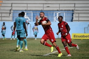 Revive el Atunero: El Manta FC se acuerda de ganar, liquida a Libertad y lucha por la permanencia