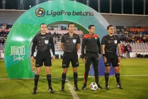 Arbitro Alex Cajas 2