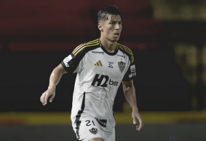 Alan Franco titular en un Atlético Mineiro que puso en peligro su clasificación a la Sudamericana 2026