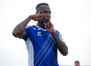 Respeto por el crack: Volvió la calidad y pegada de Cristian Penilla para sellar la victoria del Alianza Atlético