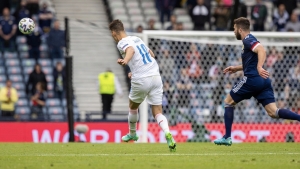 ¡Golazo de media cancha silenció Hampden Park! (VIDEO)