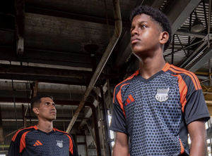 TikTok presente en la nueva piel de Emelec (VIDEO)