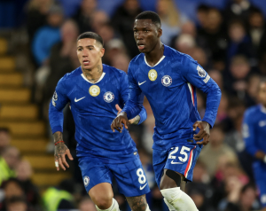 No siempre se come caviar... En Inglaterra ya saben la sanción que le va a caer a Moisés Caicedo