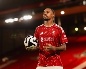 Bradley Barcola cambia París por Anfield: Liverpool oficializa su fichaje