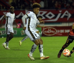 Macará no suma de a tres y entra en terapia intensiva con un penal fallado (RESUMEN)