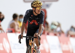 SE ENOJÓ RICHIE: ¡Espectacular remontada de Ríchard Carapaz en el Giro de Italia! (VIDEO)