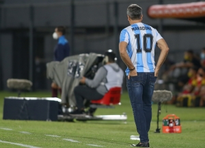 Salió vestido de ‘10’ el DT (FOTO)