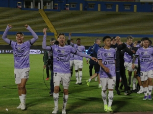 ¡SALIÓ DEL INFIERNO EN SEGUNDOS! IDV a cuartos de la Sudamericana en CASI UN MILAGRO