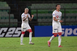 ¡ÍDOLO DE CIENCIANO! Doblete de Carlos Garcés y Cienciano rozó el triunfazo de visita