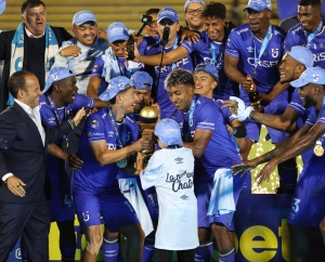 La imagen del Facu Martínez alzando la Copa Ecuador marca un antes y un después en U.Católica