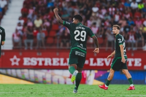 LA JOYA ECUATORIANA: Jeremy Arévalo brilla y es nombrado mejor jugador de septiembre en Racing