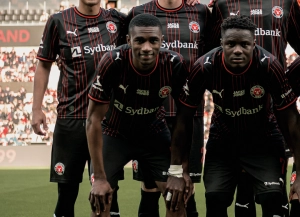Denil Castillo titular en triunfo del Midtjylland por la UEFA Conference League