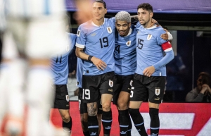 La Uruguay de Marcelo Bielsa SÍ JUEGA A GANAR y cierra con victoria la fecha FIFA