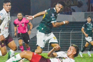 “Por ahora solo pienso en Emelec y espero festejar a fin de año” (ENTREVISTA)