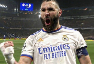 ¡Benzema prueba quién es el verdadero Balón de Oro aplastando al Chelsea con un Hattrick! (VIDEO)