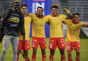 ¡Aucas CURÓ LAS HERIDAS del Súper Clásico bajando de la nube al Equipo Sensación de 2025!