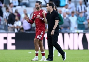 Iraola confía en los movimientos del Liverpool antes del cierre del mercado
