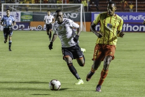 ¡Acusa de racismo al 9 de la U!: “Siento mucho coraje”