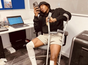 Pervis Estupiñán claro sobre posible marcha del Niño Moi del Brighton