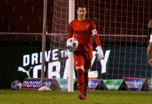 ¡LDU se la juega y renueva a su Arquero Emblema de 37 años para 2023!