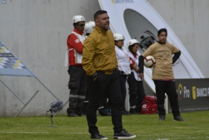 Con la informalidad propia de su cabeza