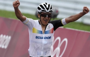 Ríchard Carapaz recibió un Homenaje del Presidente en el Palacio de Carondelet (VIDEO)