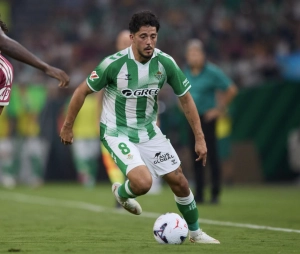 PENAAAAAL PARA EL REAL MADRID, pero Mbappé lo falló y perdieron el invicto ante el Betis