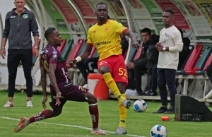 ¡Garrotearon a Papá Aucas con una goleada de a 6 en su gira en Perú!