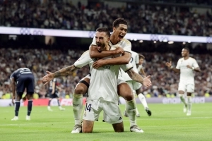 Joselu celebra con Jude Bellingham -real-madrid