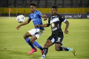 La banda del Lolo se creció en el Atahualpa (RESUMEN)