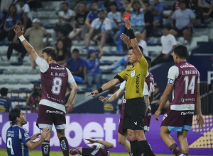 José Cevallos acusa al árbitro: El enojo de Emelec tras la derrota es todo contra el juez central