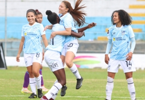 U.Católica sorprende al escolta de su llave en la Superliga Femenina