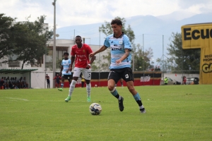 Frenazo en seco para la AKD: AV25 hace sufrir al Deportivo Quito y le arranca un empate de infarto