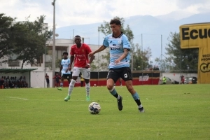 Frenazo en seco para la AKD: AV25 hace sufrir al Deportivo Quito y le arranca un empate de infarto