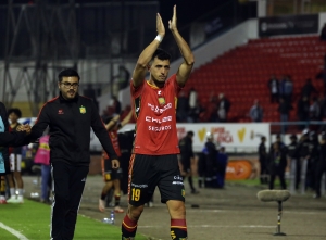En busca de refuerzos: Aucas pone la mira en un ex Deportivo Cuenca que podría regresar al fútbol ecuatoriano